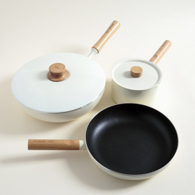 8793219-juego-enamel.jpg