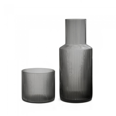 BOTELLA-CON-VASO.jpg