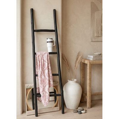 0434138-ESCALERA-NEGRA.jpg